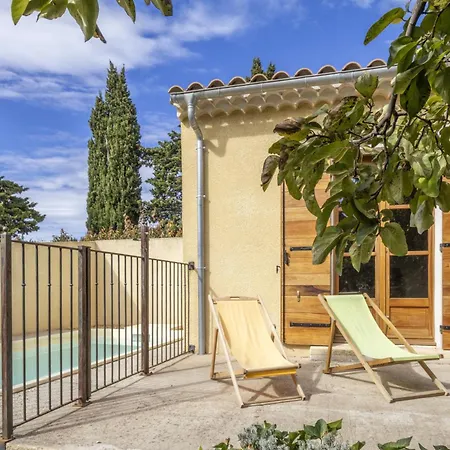 Holiday home Gite Charmant Caumont-sur-Durance