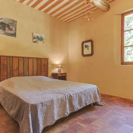 Holiday home Gite Charmant Caumont-sur-Durance